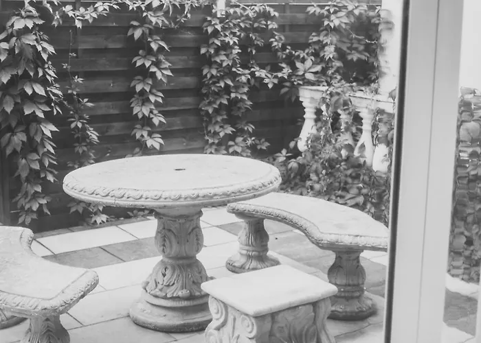 Magic Garden Hostel *